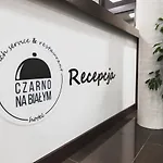 Czarno Na Bialym Hotel Cracóvia