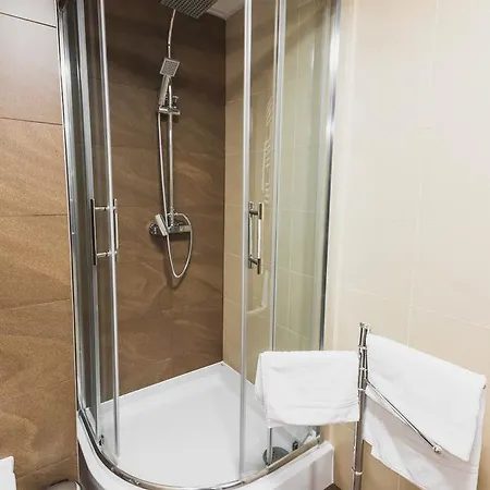Czarno Na Bialym Hotel Cracóvia