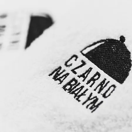 Czarno Na Bialym Hotel Cracóvia
