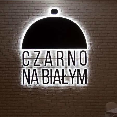 Czarno Na Bialym 3*