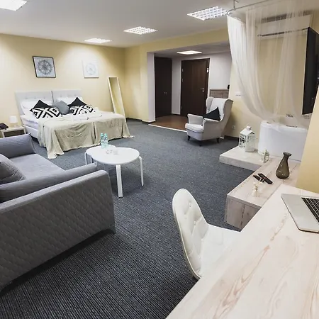 Czarno Na Bialym מלון 3*