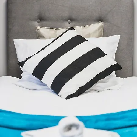 Czarno Na Bialym מלון קרקוב