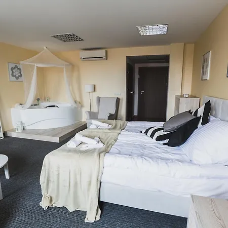 Hotel Czarno Na Bialym