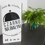 Czarno Na Bialym Szálloda 3*