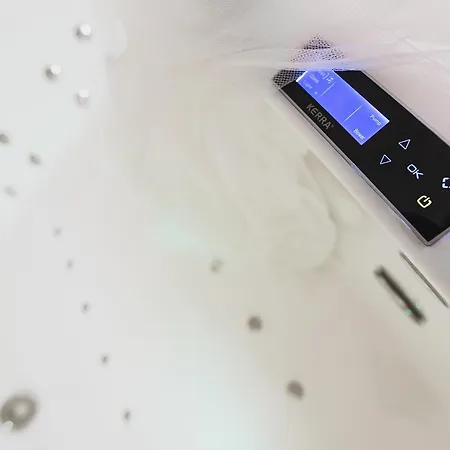 Czarno Na Bialym 酒店 3*