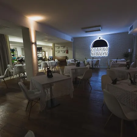 酒店 Czarno Na Bialym